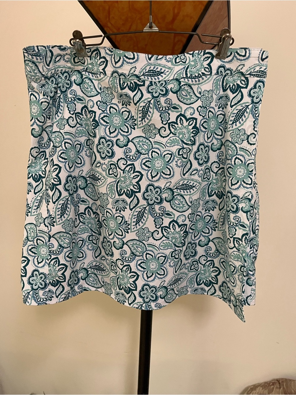 Floral Print A-Line Skirt in Teal and White